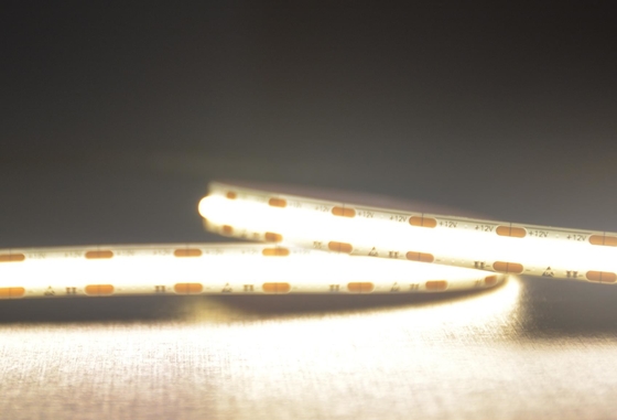 luz de tira flexible de la MAZORCA de 8m m 12V LED Dotless con ángulo de haz de 140 grados